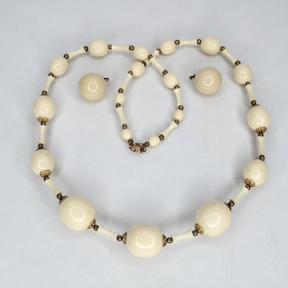 Vintage Ivory Gold Beaded Necklace Clip On Earrings Gold Filigree Bead Caps 30" - Picture 2 of 4